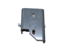 Zamknięcie klapy konsoli w kształcie litery U